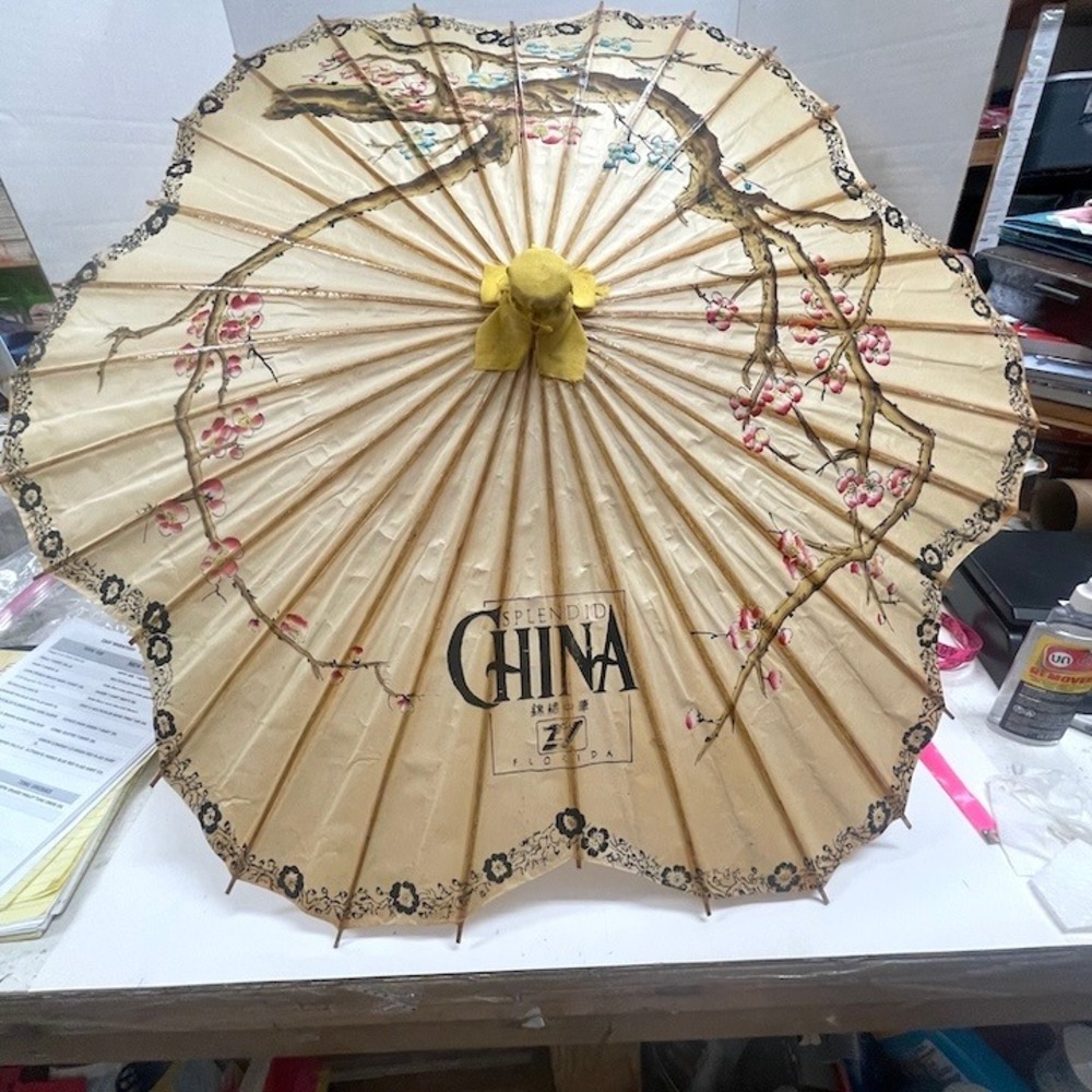 Vintage Splendid China Florida Souvenir Bamboo Parasol (33.5" Diameter)
